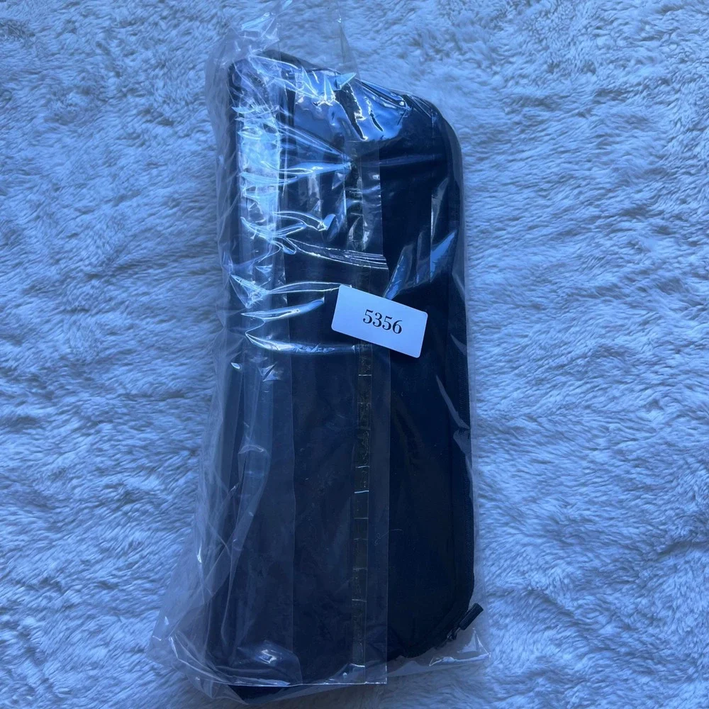 Skims Neoprene Large Pouch Onyx Black Embossed Logo Zippered Cosmetic Bag NEW
